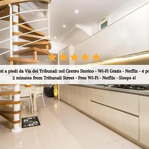 Centro Storico - Casa Con Wi-fi E 4 Posti Letto In Via Dei Tribunali Naples